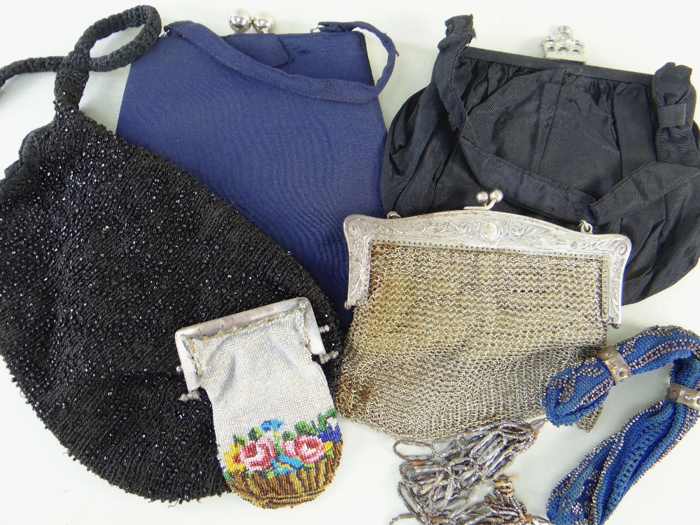 ASSORTED VINTAGE EVENING PURSES, including plated mesh bag, black ribbed bag with marcasite clasp.