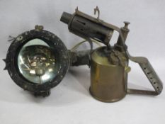 WWII ADMIRALTY PATTERN PORTABLE SIGNALLING LANTERN and an Optimus brass blow lamp, the signalling