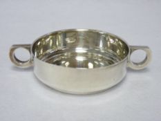 A PLAIN SILVER PORRINGER, 3.9 ozt, Birmingham 1929