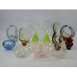 CUT & COLOURFUL COLLECTABLE GLASSWARE, A QUANTITY - crackle glaze and other fruit shaped ornaments