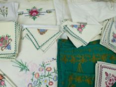 VINTAGE HOUSEHOLD LINEN, A QUANTITY