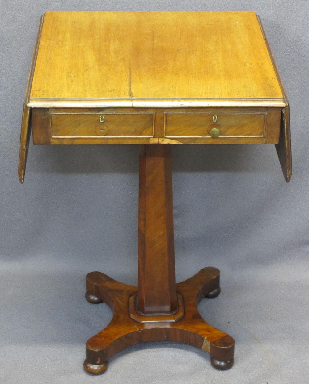 GEORGIAN MAHOGANY TWIN-FLAP OCCASIONAL TABLE - the moulded edge top over two opening and two dummy - Image 3 of 4