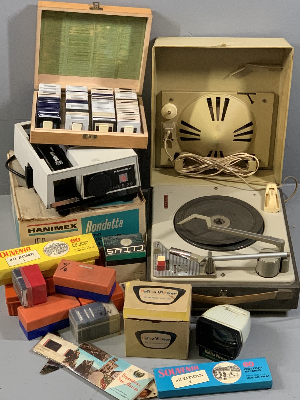 VINTAGE PHOTOGRAPHY EQUIPMENT including Hanimex, Rondette colourslide projector and associated items