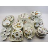 ROYAL WORCESTER EVESHAM OVEN TO TABLE WARE - a good quantity including large cookware, approximately