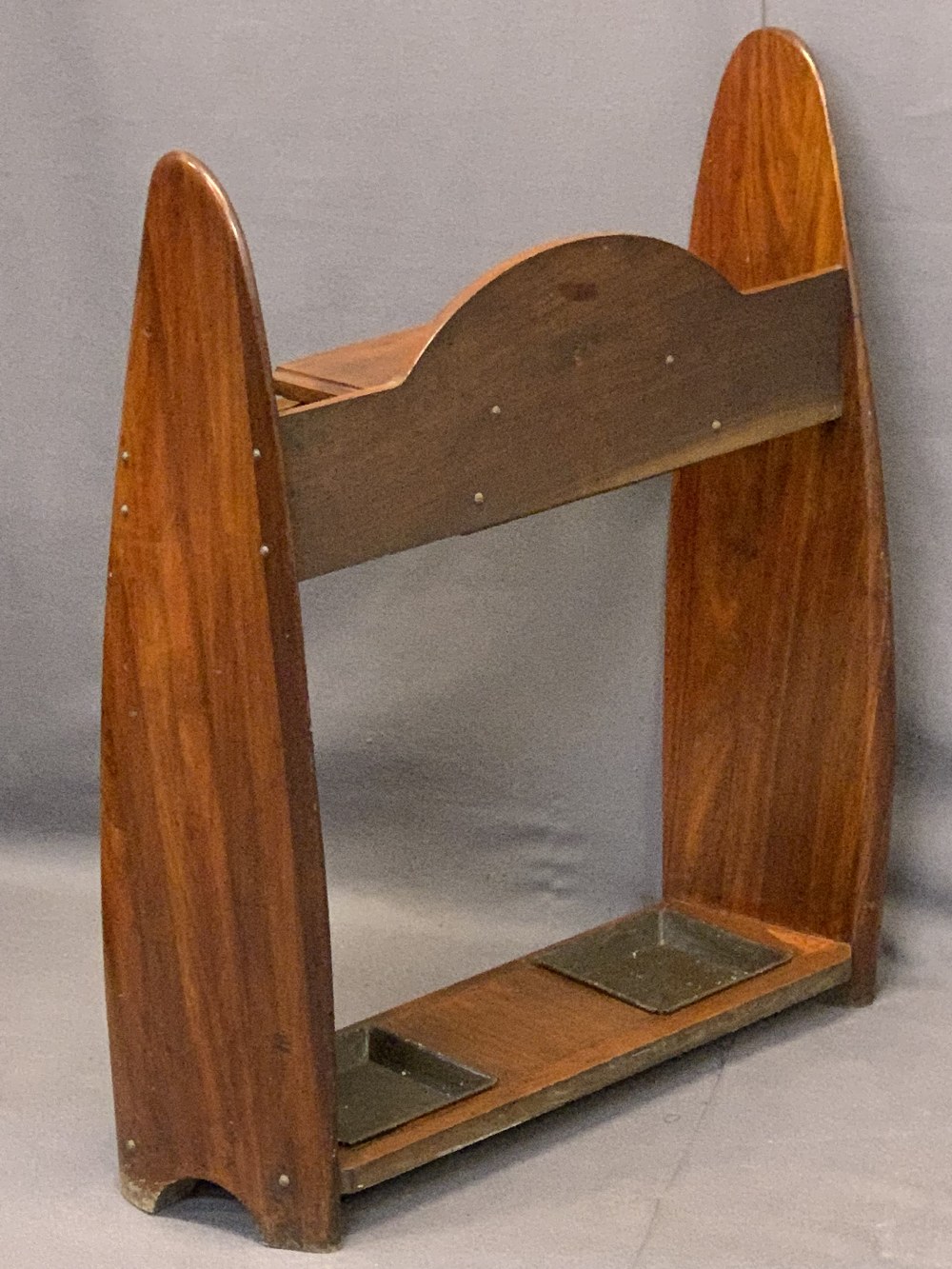 WW1 PROPELLER BLADE MAHOGANY STICKSTAND - with central lidded glove box and under-tiered drip trays, - Image 3 of 3