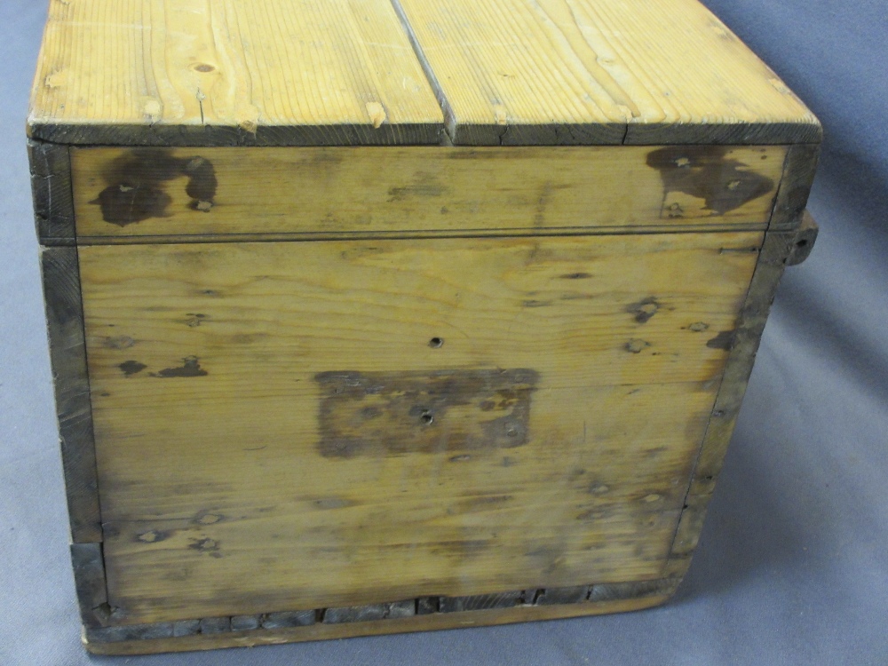 STRIPPED PINE LIDDED BOX - 39.5cms H, 83.5cms W, 42.5cms D - Image 2 of 4