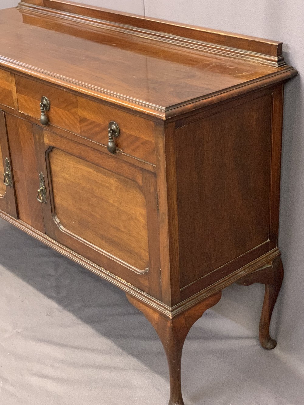 EDWARDIAN MAHOGANY SIDEBOARD - with railback, two drawers over two cupboard doors on cabriole - Image 3 of 4