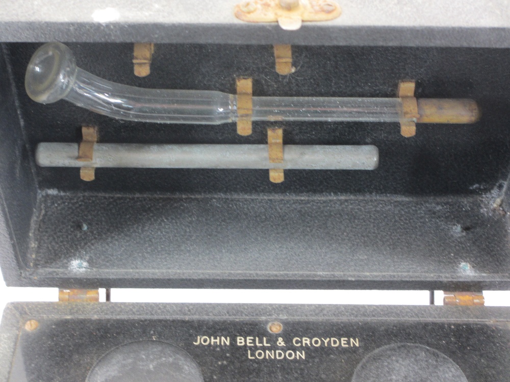 JOHN BELL & CROYDEN LONDON ELECTRICAL TESTER IN CASE (medical?) and a vintage Metamec Quartz - Image 3 of 4