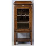ARTS & CRAFTS STYLE SINGLE GLAZED & LEADED DOOR CHINA CABINET, 134cms H, 60cms W, 53cms D