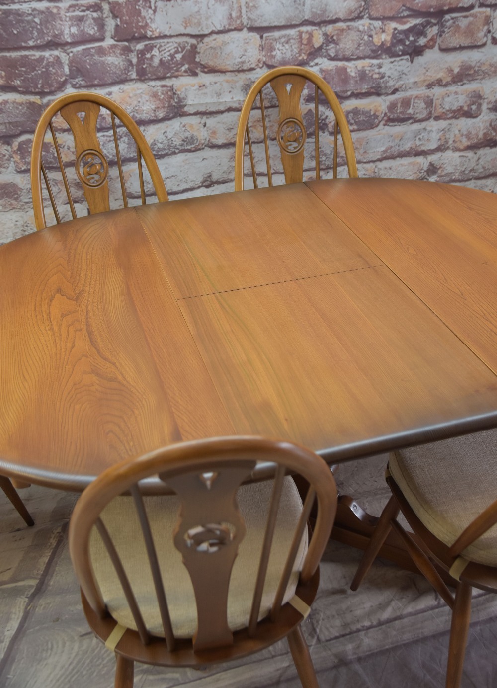 ERCOL CHESTER ELM EXTENDING DINING TABLE & SIX 'SWAN QUAKER' WINDSOR CHAIRS, table with x-column - Image 4 of 4