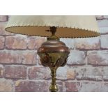 ARTS & CRAFTS-STYLE BRASS AND COPPER STANDARD OIL LAMP, telescopic column with twisted and leaf