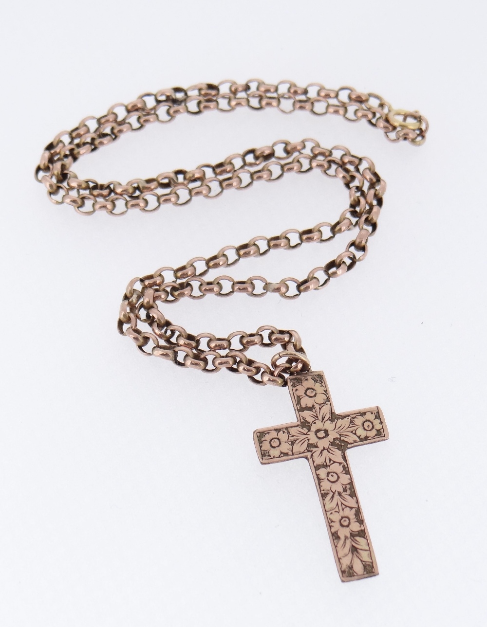 FLORALLY ENGRAVED CROSS PENDANT on 9ct gold chain, the chain weighing 6.9gms - Image 3 of 9