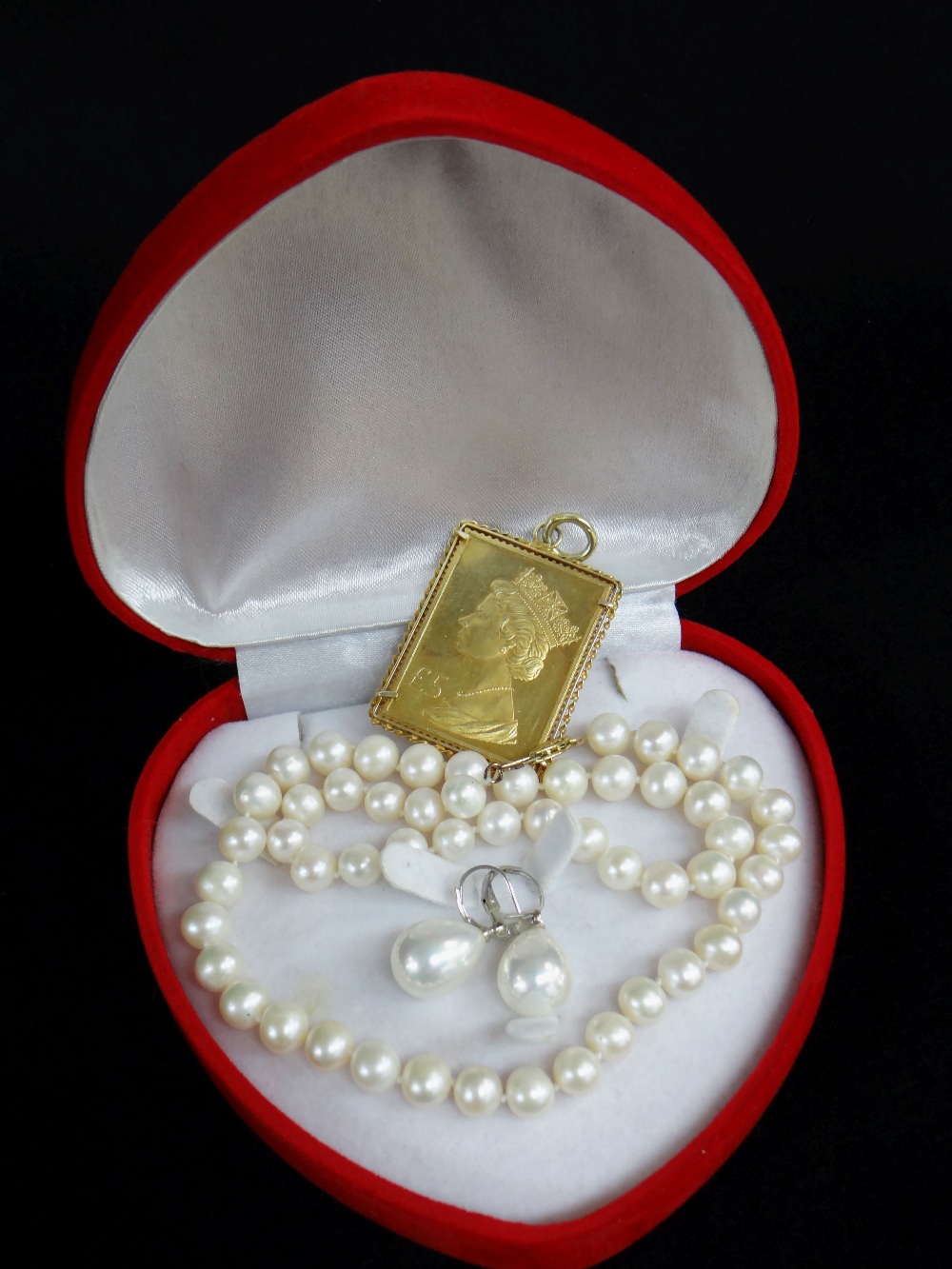 ASSORTED JEWELLERY comprising silver gilt 25th Anniversary of the Coronation 1953-1978 £5 pendant, - Image 2 of 2