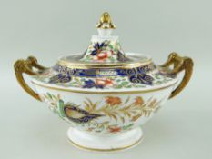 A SWANSEA PORCELAIN JAPAN DECORATED SAUCE TUREEN the tureen with upturned spindled handles,
