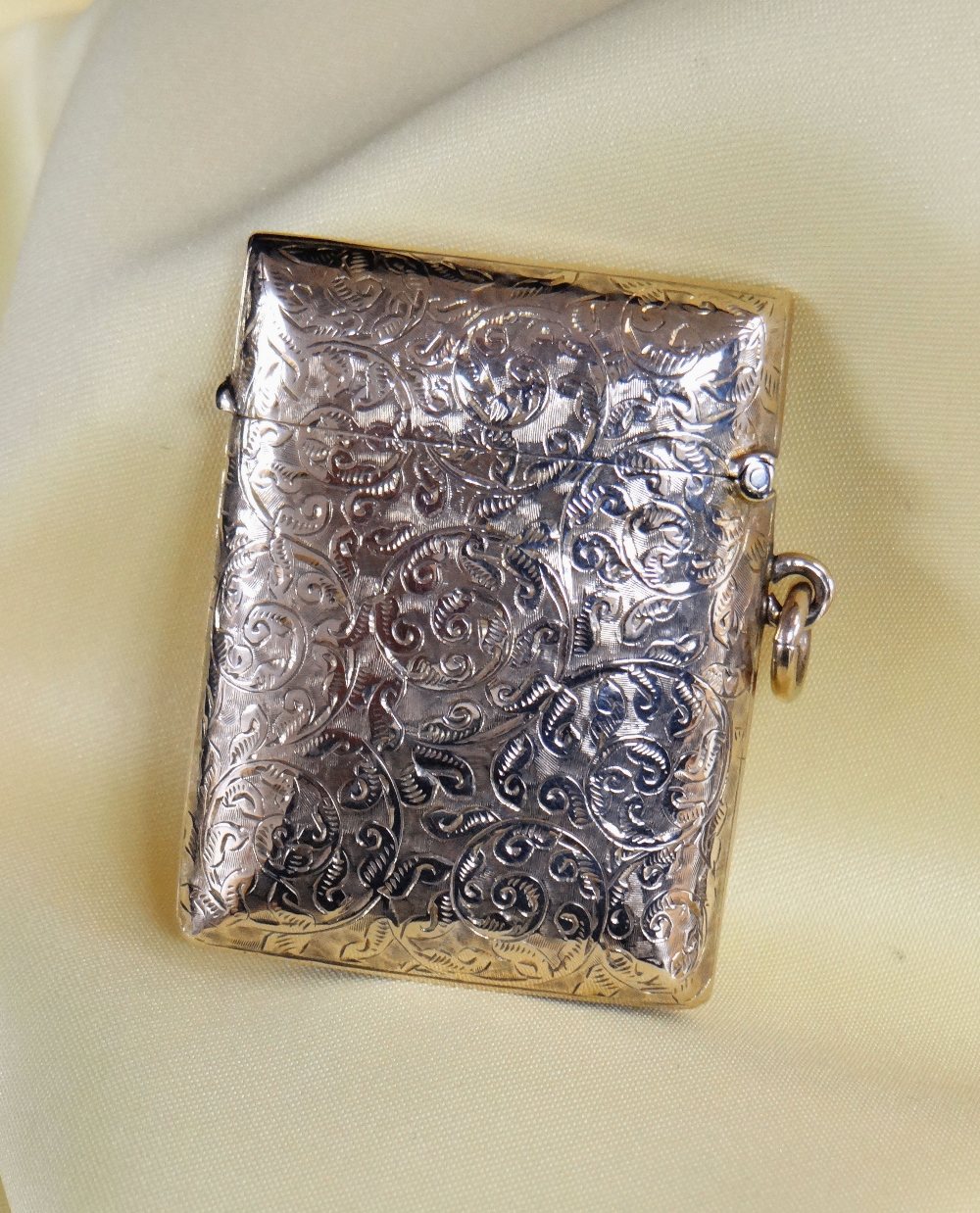 EDWARD VII 9CT GOLD VESTA CASE, of slightly curved rectangular form, scroll engraved with vacant - Image 3 of 3