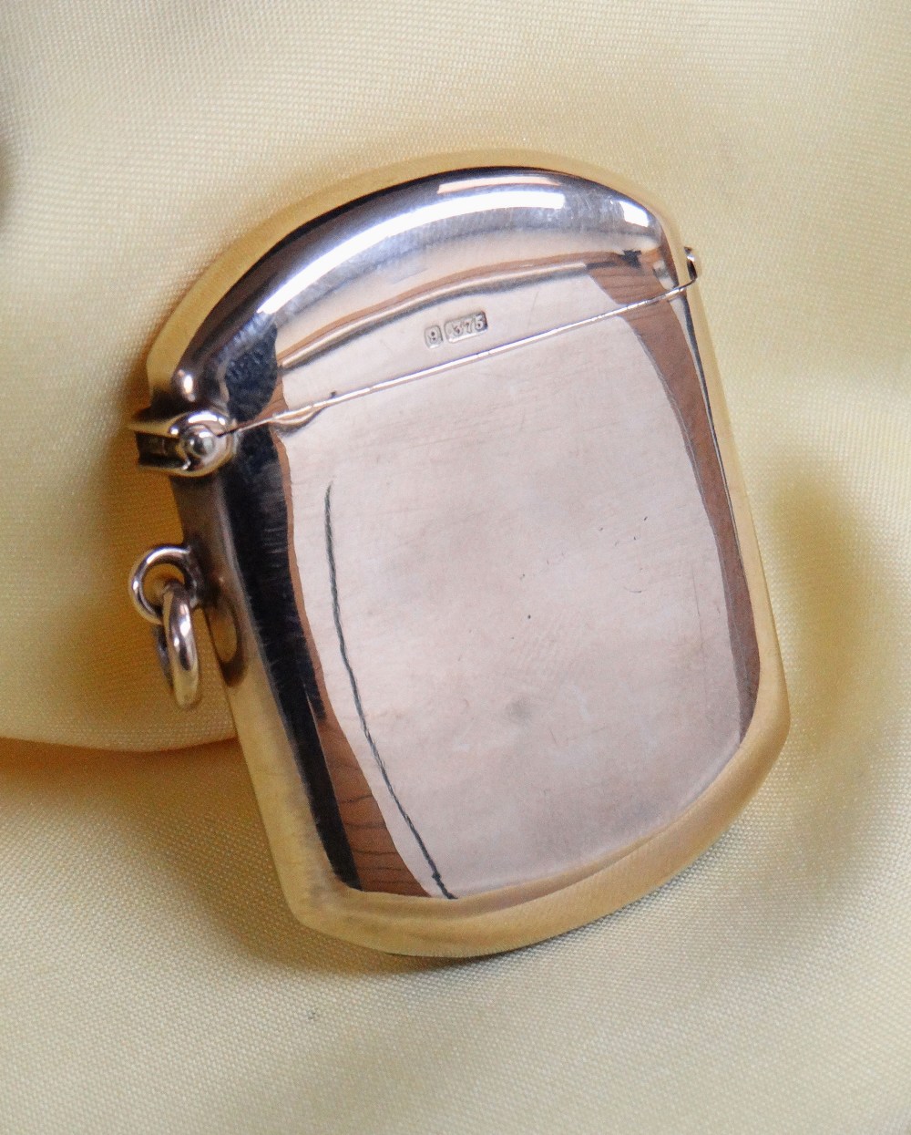 GEORGE V 9CT GOLD VESTA CASE, of rectangular 'D-end' shape, engraved with initials 'D L', Birmingham - Image 2 of 2