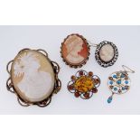 ASSORTED BROOCHES comprising 9ct gold carved cameo brooch, brass carved cameo brooch, 9ct gold