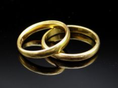 TWO 22CT GOLD WEDDING BANDS, 9.5gms overall (2)