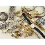 ASSORTED JEWELLERY & WATCHES comprising cufflinks, bar brooches, ladies wristwatches including