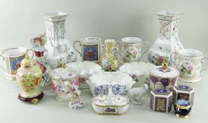 ASSORTED MODERN ORNAMENTAL PORCELAIN, including a pair of Franklin Mint Chinese-style vases, three