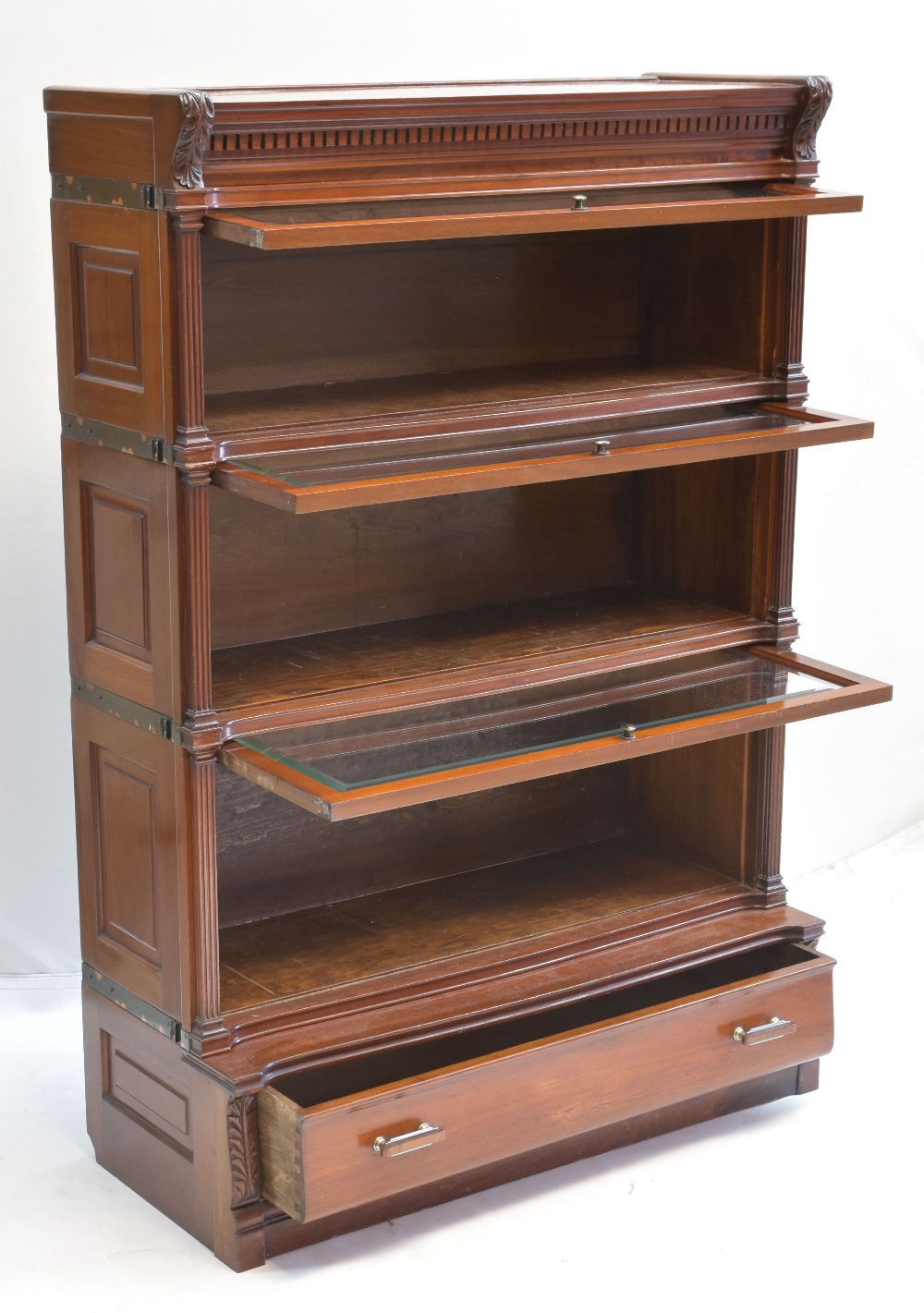 FINE PAIR OF GLOBE WERNICKE-TYPE MAHOGANY BOOKCASES with acanthus carved and dental cornices, each - Image 4 of 10