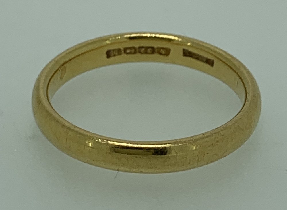 22CT GOLD WEDDING BAND, size O, 4.5grms