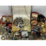 COSTUME JEWELLERY, VINTAGE & LATER - a mixed quantity of bangles, bracelets, rings, brooches,