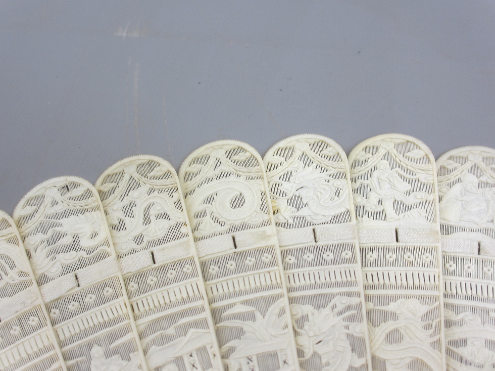 19TH CENTURY CARVED IVORY CHINESE CANTON BRISE FAN, the guard sticks decorated with people within - Image 12 of 15