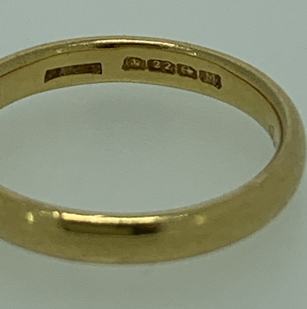 22CT GOLD WEDDING BAND, size O, 4.5grms - Image 2 of 2