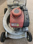 HONDA HR215 petrol lawnmower