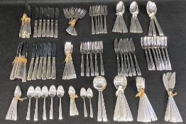 VINTAGE ONEIDA 8 SETTING CUTLERY SET WITH SPARES