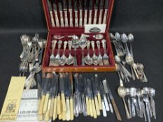 COOPER LUDLUM WOODEN CASE OF KINGS PATTER CUTLERY and a quantity of loose cutlery