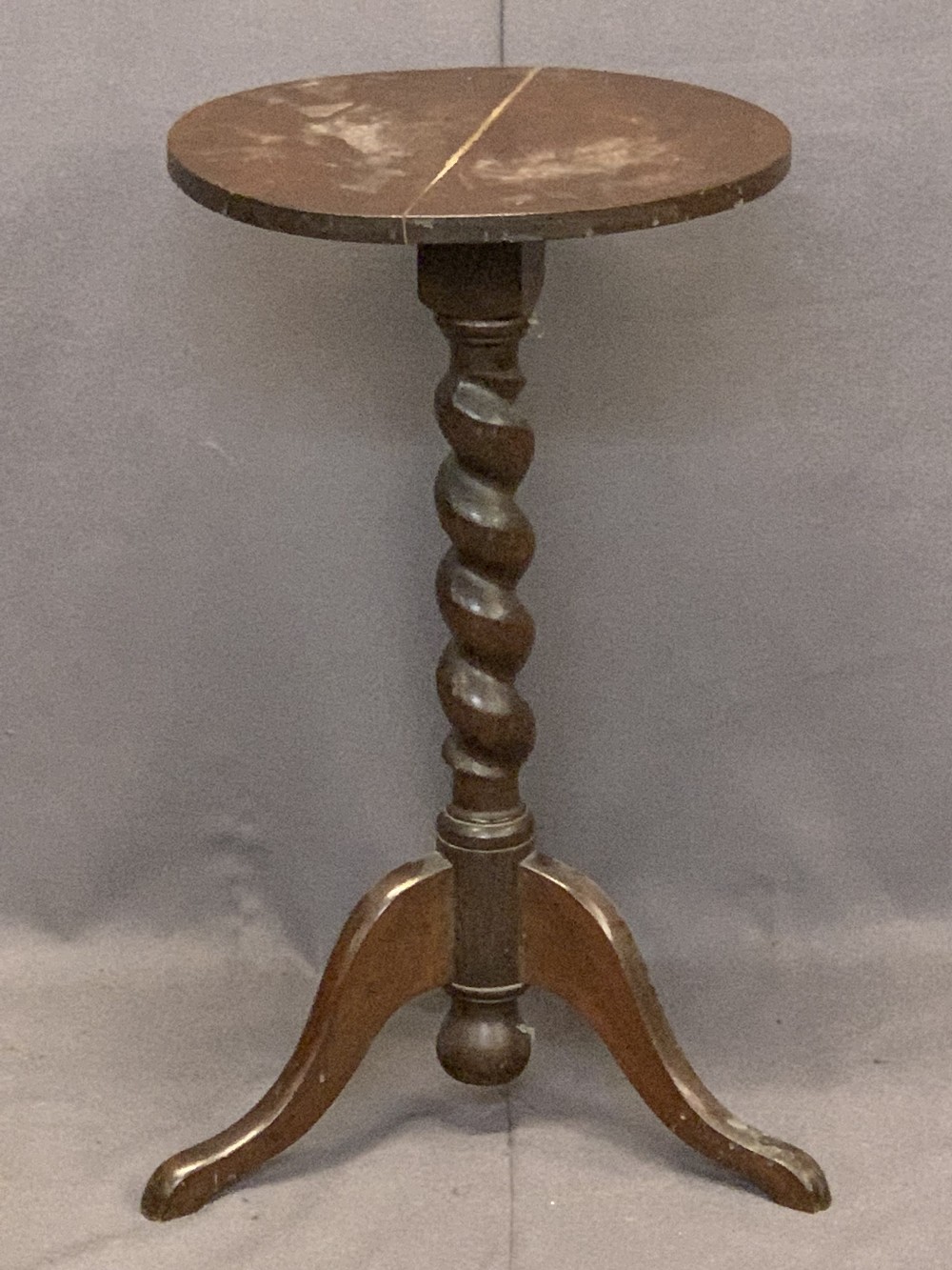 OAK BARLEY TWIST GATELEG TABLE with piecrust edge and a circular top tripod table with barley - Image 3 of 4