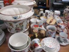MIXED POTTERY & CHINA COLLECTABLES to include two Capodimonte planters, Aynsley 'The Nelros Cup of