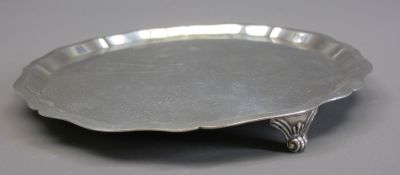 SILVER CIRCULAR UNINSCRIBED LETTER TRAY - three claw type supports, Sheffield 1934, 19cms