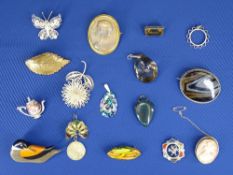 FILIGREE, AGATE, CAMEO & OTHER BROOCHES (15 approx)