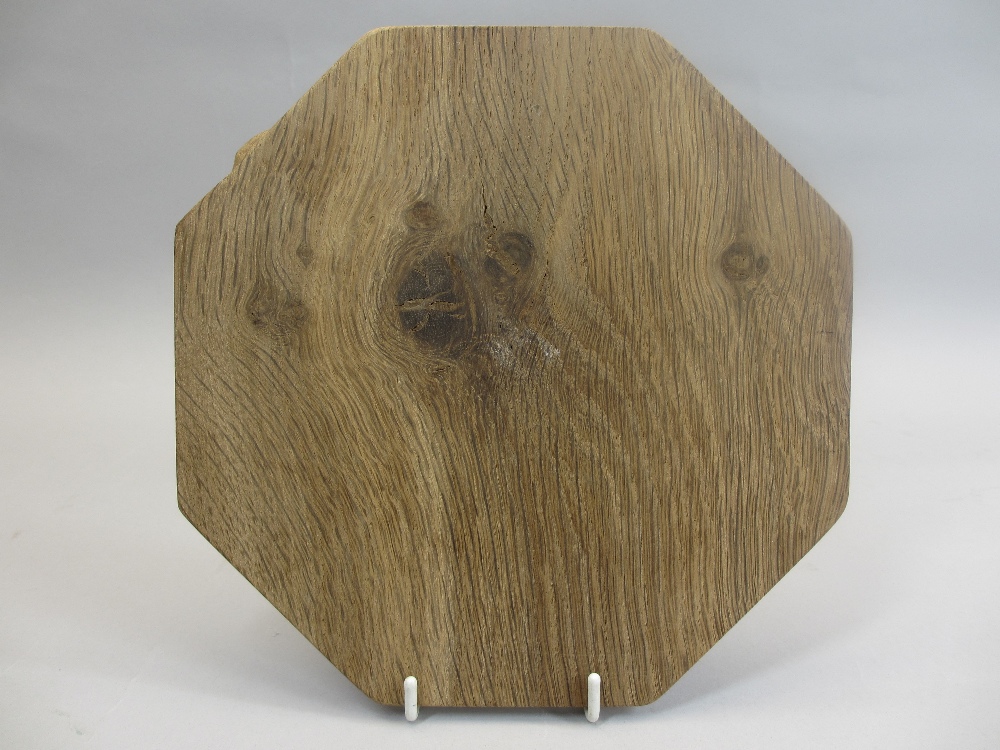 MOUSEMAN CHEESEBOARD - 19 x 19cms, octagonal form with carved mouse detail - Image 2 of 2