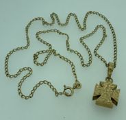 9CT GOLD MALTESE STYLE CROSS PENDANT NECKLACE - 32cms overall L, 8grms gross