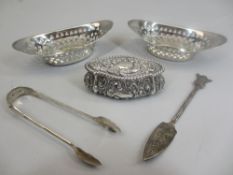 SILVER OVAL BAT SHAPED PIERCED PIN DISHES, A PAIR, Sheffield 1902, 1.8grms, an oval scroll patterned