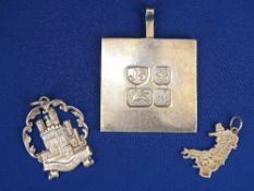 SILVER PENDANT CAERNARFON CASTLE - Chester 1923, 7grms, a silver shape of Wales 'Cymru' pendant,