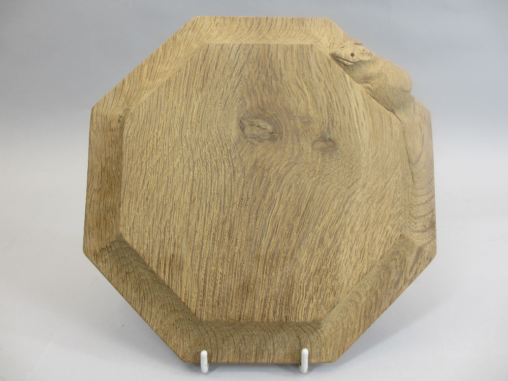 MOUSEMAN CHEESEBOARD - 19 x 19cms, octagonal form with carved mouse detail