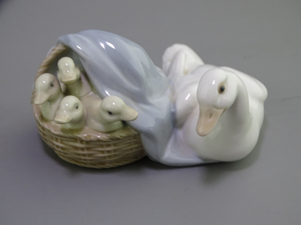 CASED EDINBURGH CRYSTAL HANDLED BASKET and Lladro group of a white goose with four goslings in a - Image 2 of 3