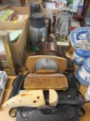 MIXED TREEN, clocks, vintage lamps and other collectables