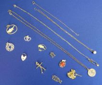 MAINLY 9CT GOLD PENDANTS, A PARCEL and other small gold and yellow metal items, 18grms total