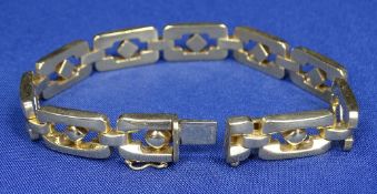 ITALIAN MADE 9CT GOLD BRACELET - 17.5grms, 18cms L stamped '9KT Italy' and '375' import duty marks