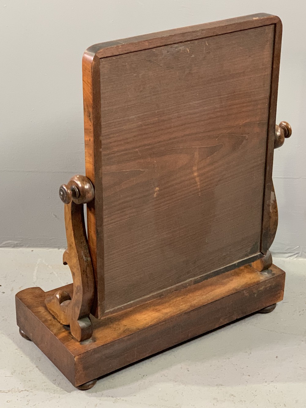 VICTORIAN MAHOGANY SWING TOILET MIRROR, on shaped supports with turned wooden knobs and twin base - Image 3 of 5