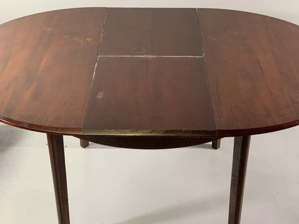 REMPLOY MAHOGANY CIRCULAR EXTENDING DINING TABLE, 73cms H, 115cms diameter (closed), 160cms (fully - Image 3 of 6