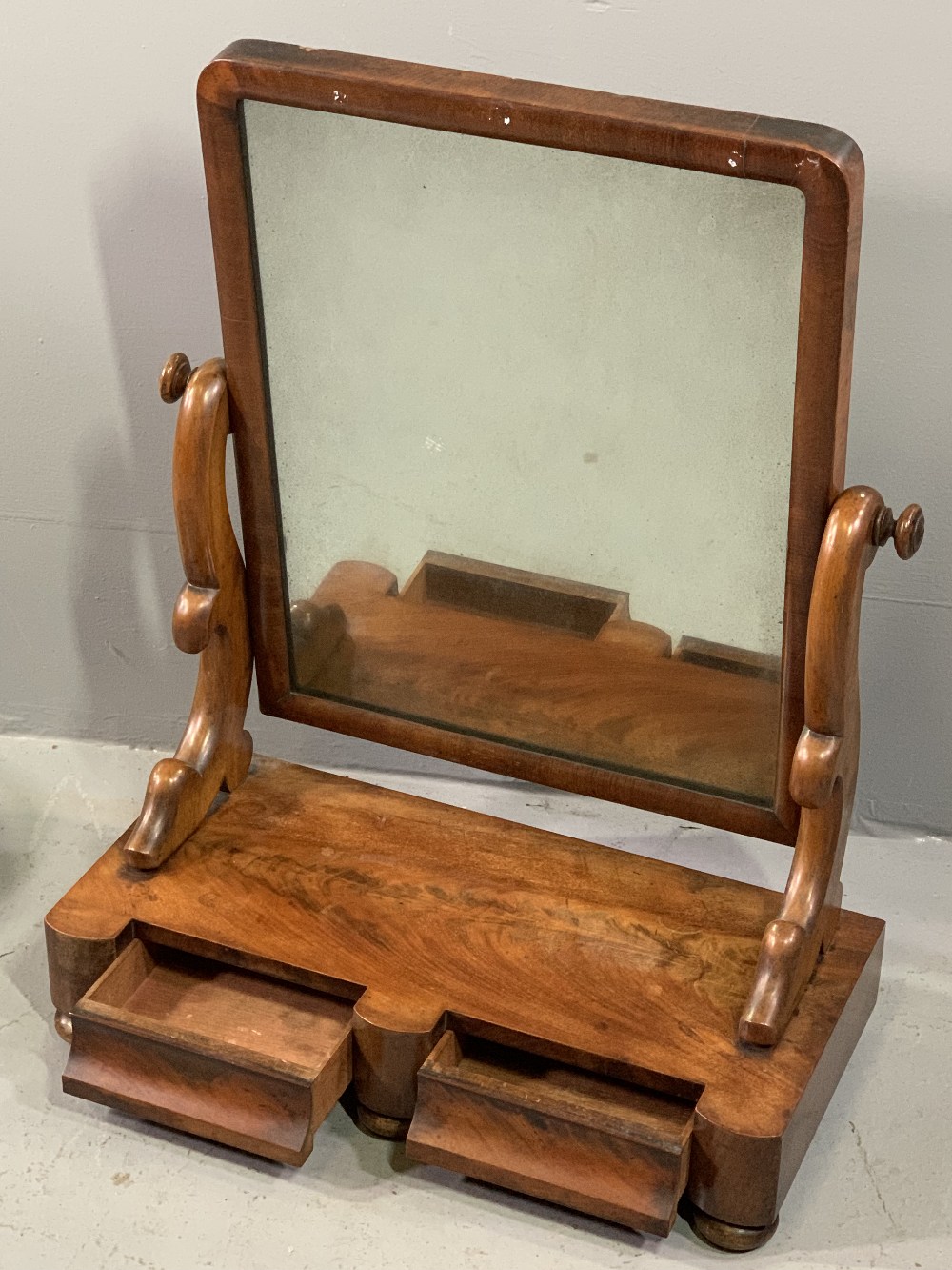 VICTORIAN MAHOGANY SWING TOILET MIRROR, on shaped supports with turned wooden knobs and twin base - Image 2 of 5