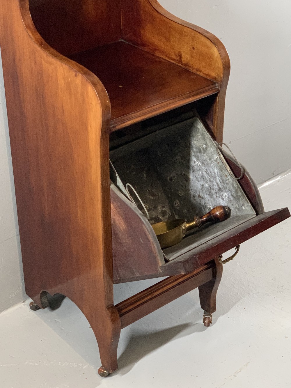 CIRCA 1900 MAHOGANY COAL PURDONIUM with shaped upper shelf, drop down front with fancy brass - Image 3 of 4