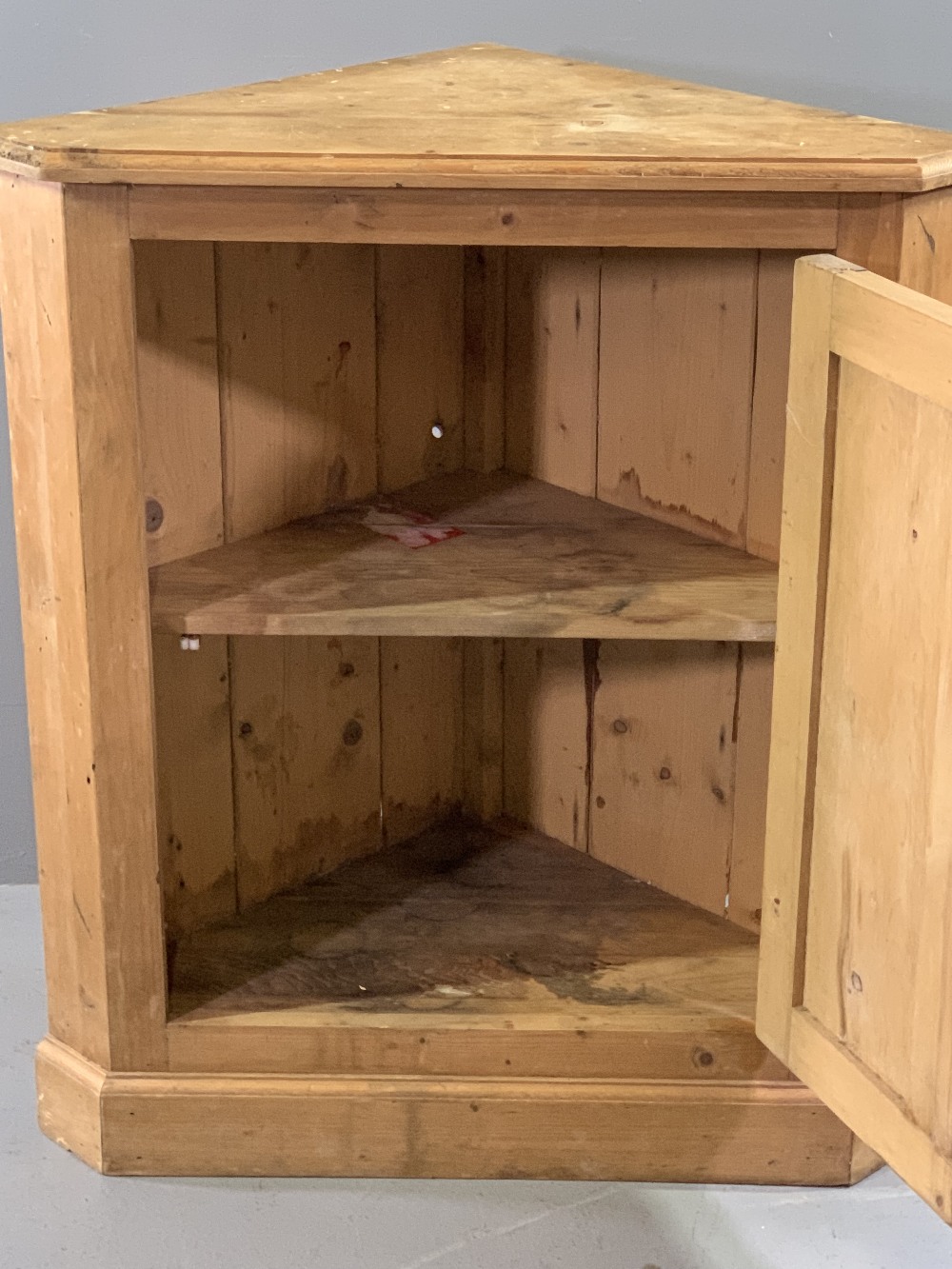 REPRODUCTION PINE FURNITURE (3) to include a single door floorstanding corner cupboard with interior - Image 3 of 8